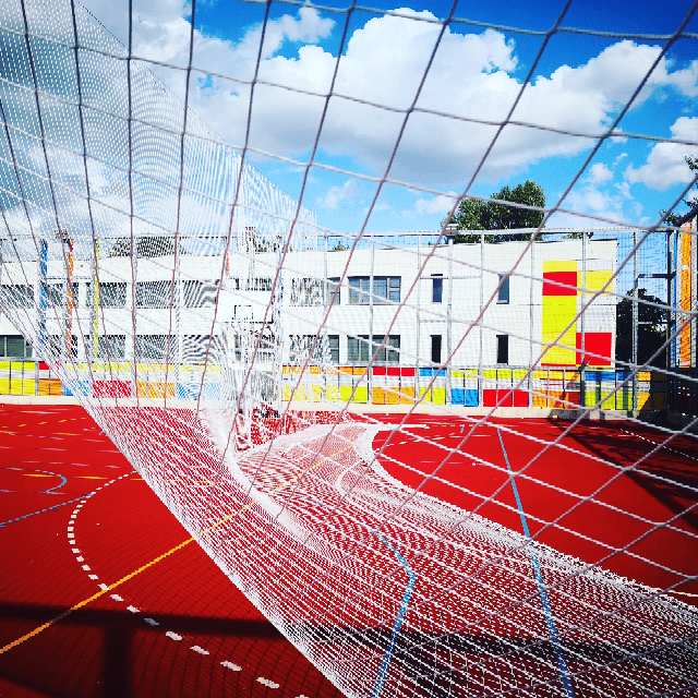 siatki ochronne na hale sportowe